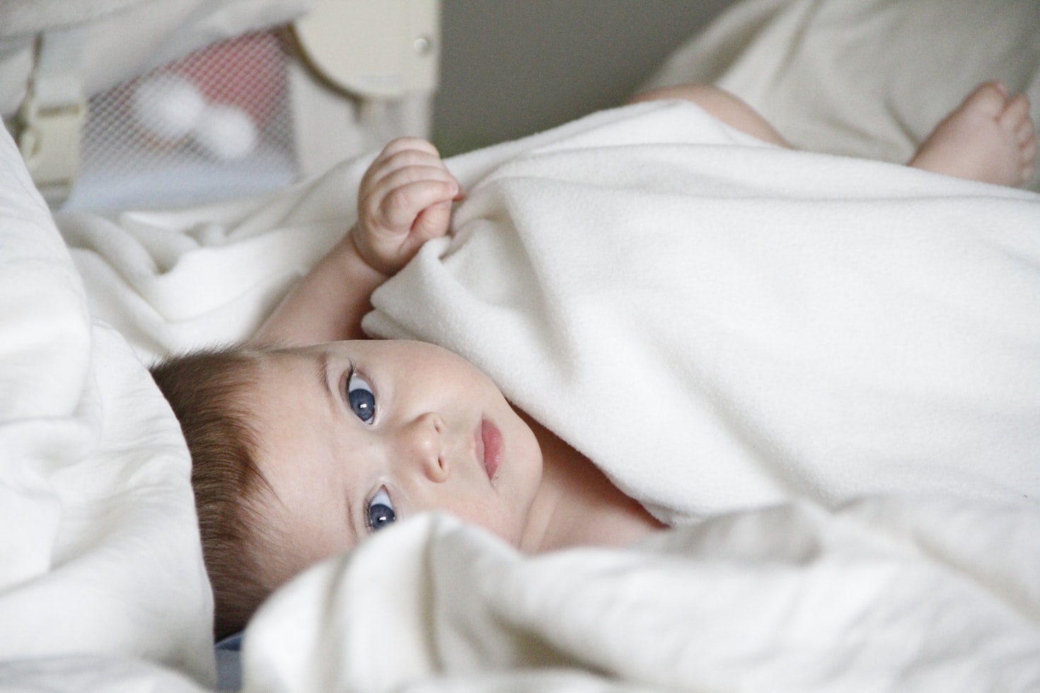 Como preparar a cama do bebé: colchão, protetor e lençóis (guia completo) — imagem 1